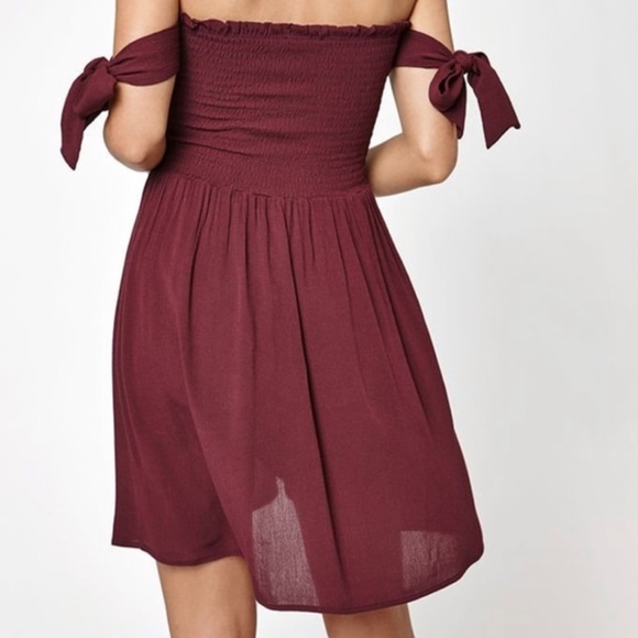 NWT Pacsun Kendall and Kylie Smocked Tie Sleeve Dress Medium - Picture 2 of 6